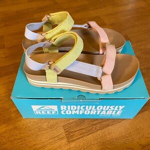 Reef cushion Rem Hi sandals colorful spring size USA 9